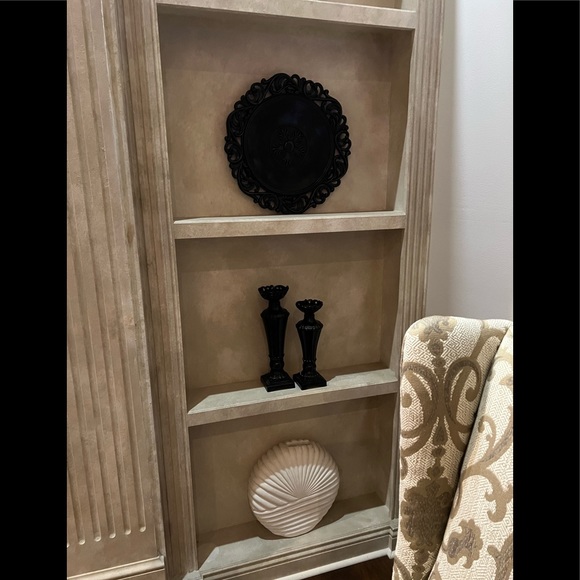 Hobby Lobby Antique Glazed Black FLEUR DE LIS PLAQUE 17 1/2 inches in diameter - Picture 4 of 8